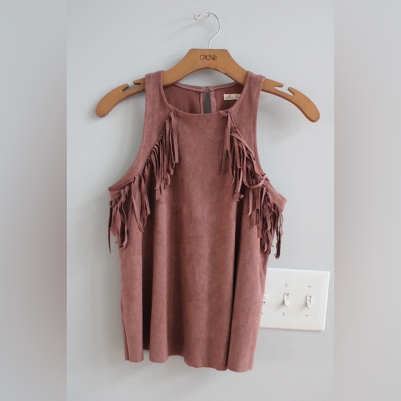 Hollister fringe top - Picture 3 of 7